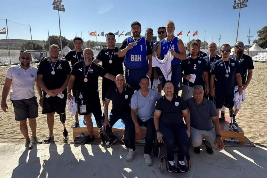 mesogiakoi agones parabeach